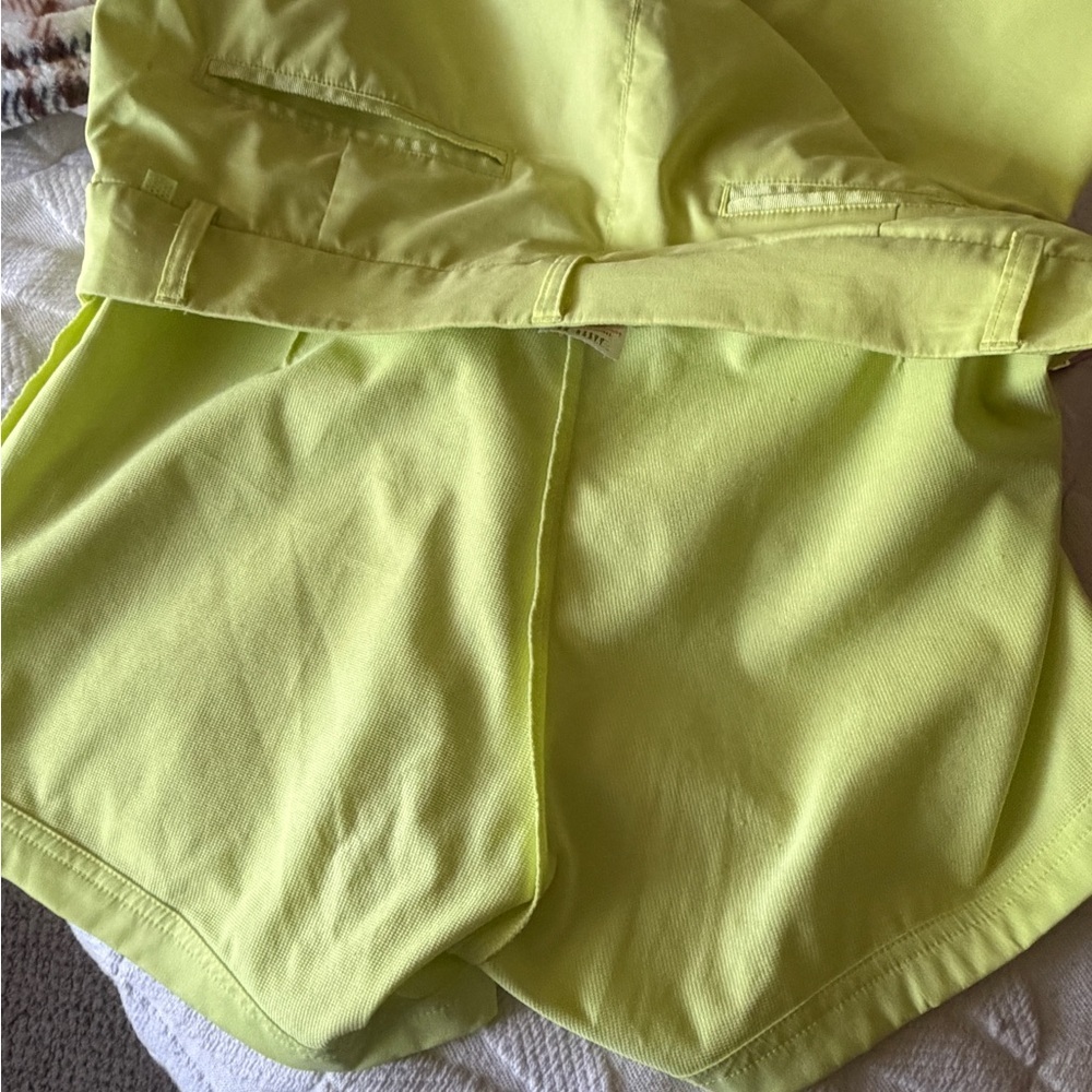 Excellent condition size 4 Puma Neon Yellow Skort. Side zip. Pockets. Chartreuse - Picture 9 of 11